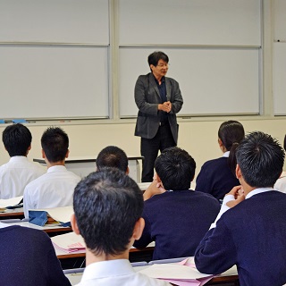 太宰府高校の生徒さんが本学の「大学体験プログラム」に参加されました