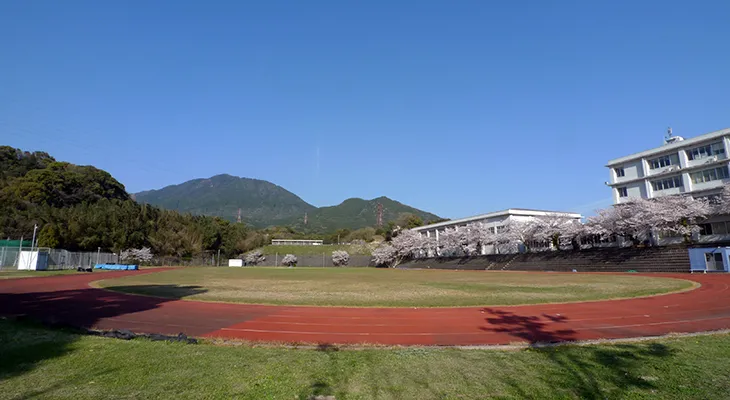 グラウンド